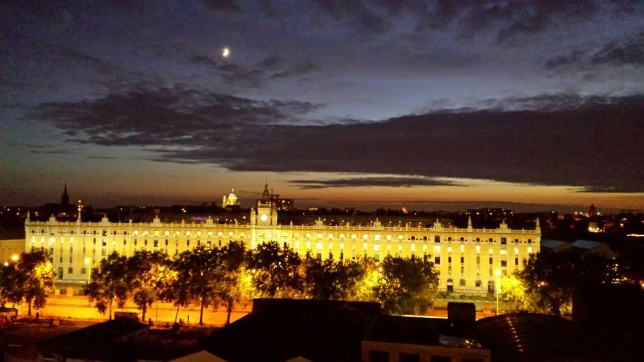 Romantic Room In Brussels Sky Exterior foto